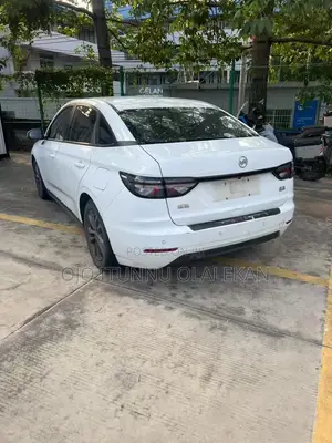 Car 2022 White