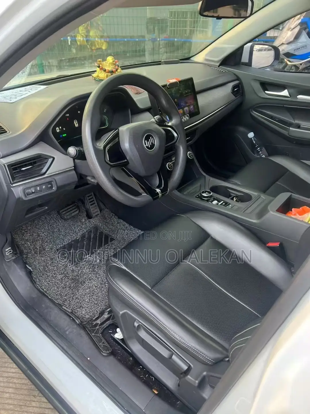 Car 2022 White
