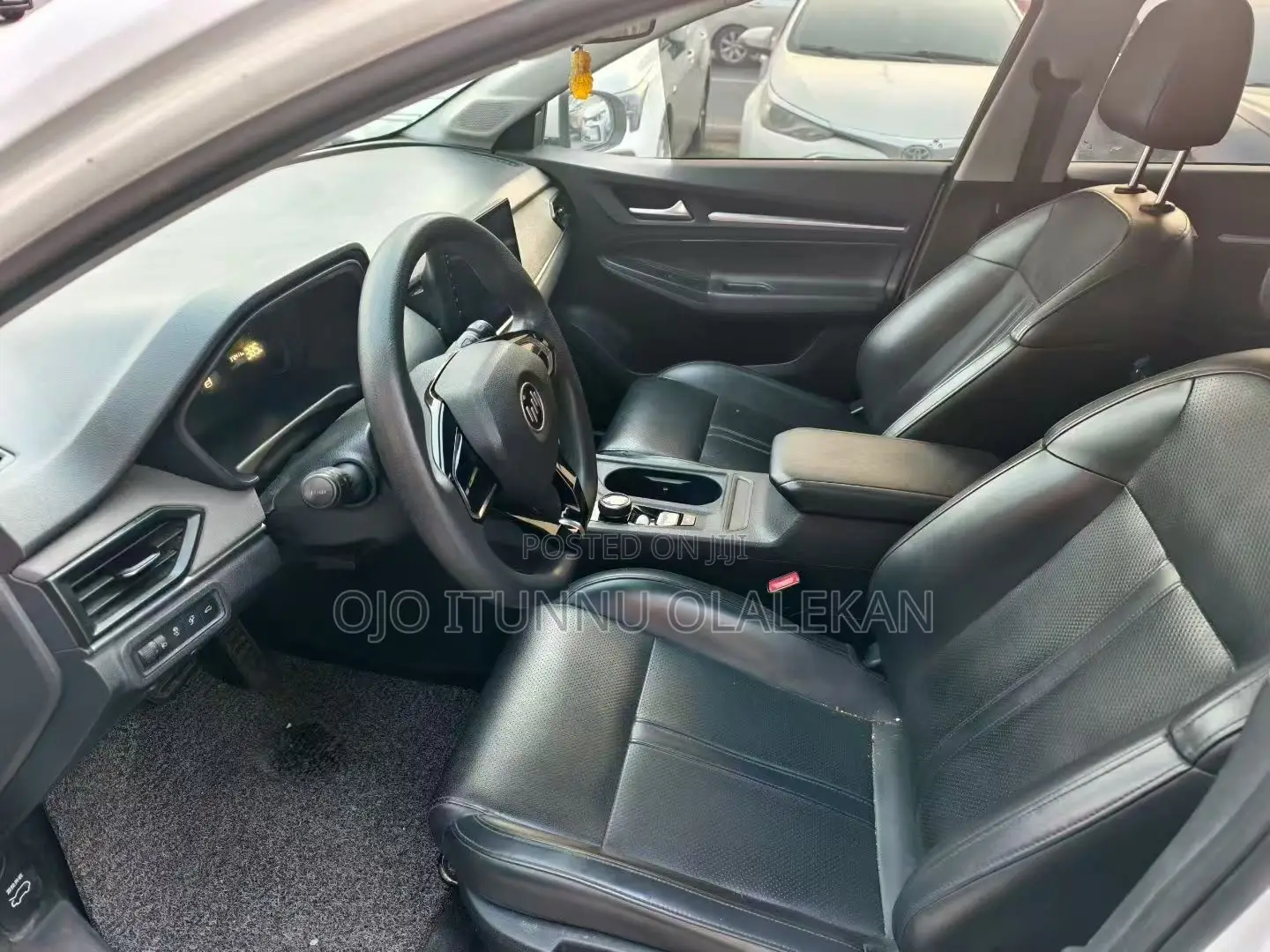 Car 2022 White