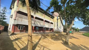20bdrm House in Uyo for sale