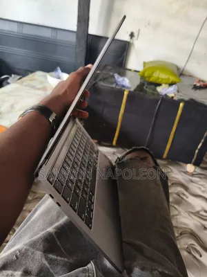 Laptop Apple MacBook Pro 2020 8GB Intel Core i5 eMMC 512GB