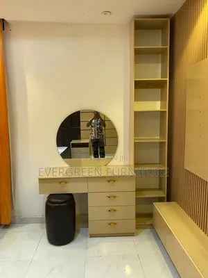 Customized Mirror Stand