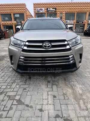 Toyota Highlander Limited 4dr SUV AWD (3.5L 6cyl 6A) 2015 Gold