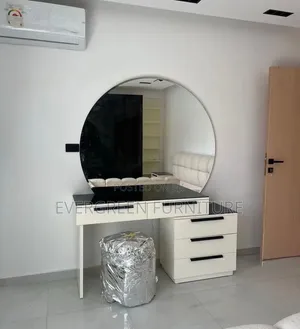 Customized Mirror Stand