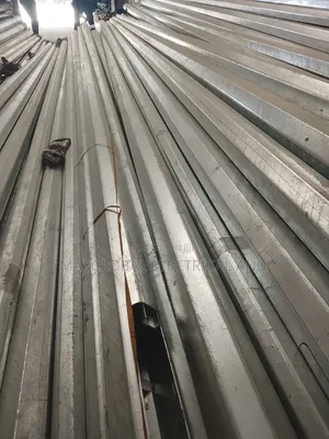 9 Meters Galvanize Street Light Pole.