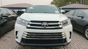 Toyota Highlander XLE V6 4x4 (3.5L 6cyl 6A) 2016 Off white