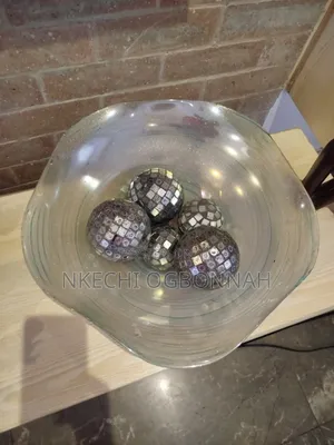 Centrepiece Glass Bowl With Silver Ornaments