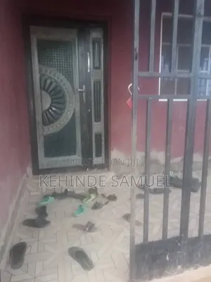 Furnished 2bdrm Bungalow in Unique Estate, Ibadan for sale