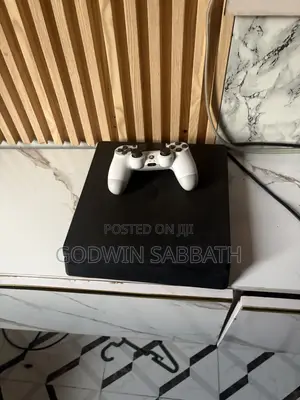 Slim Hacked PlayStation 4