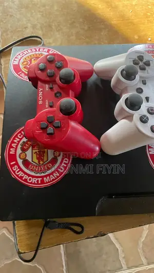 PLAYSTATION 3 Slim