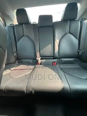 Toyota Camry SE FWD (2.5L 4cyl 8AM) 2018 Gray