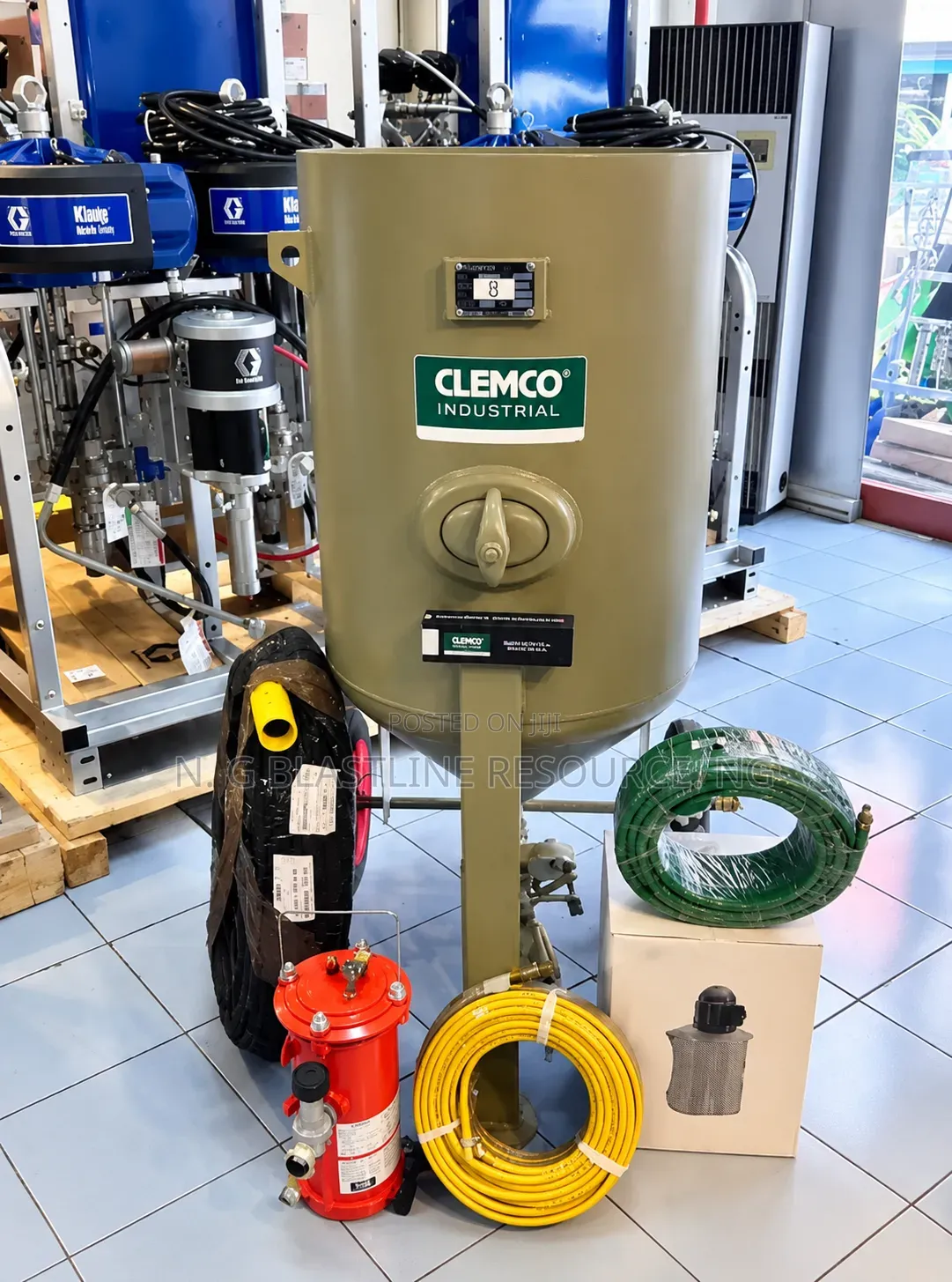 Clemco Blasting Pot With All Accessories