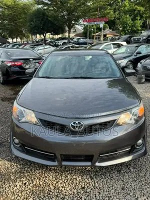 Toyota Camry SE 4dr Sedan (2.5L 4cyl 6A) 2014