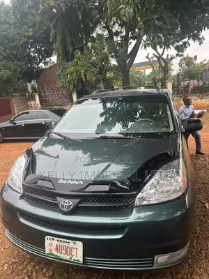 Toyota Sienna 2005 Green