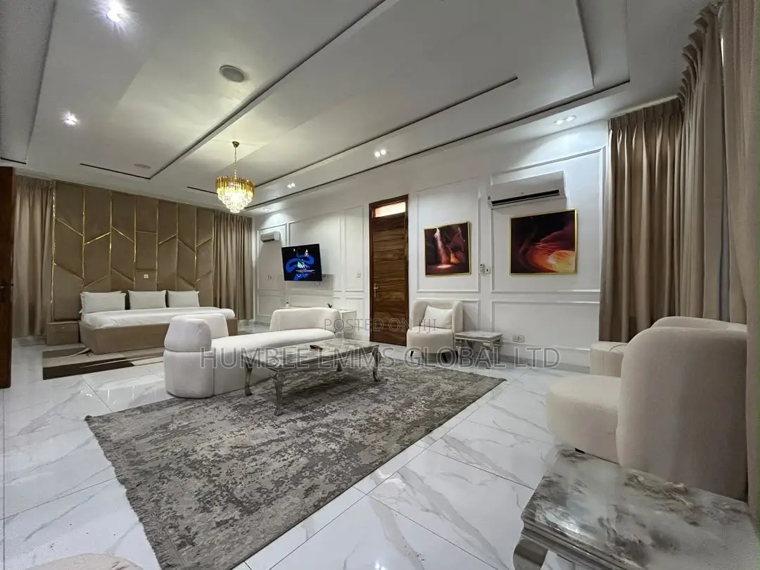PENTAGON Apartment