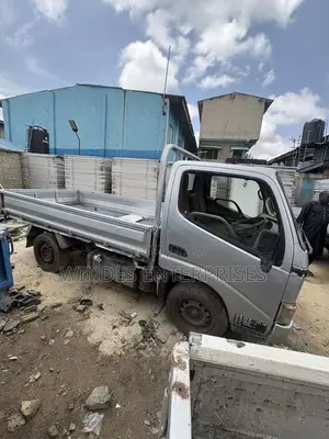 Toyoace Toyota Dyna Flatbed 2ton Truck