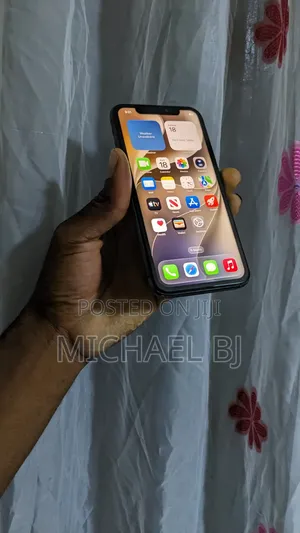 Apple iPhone 11 64 GB Black