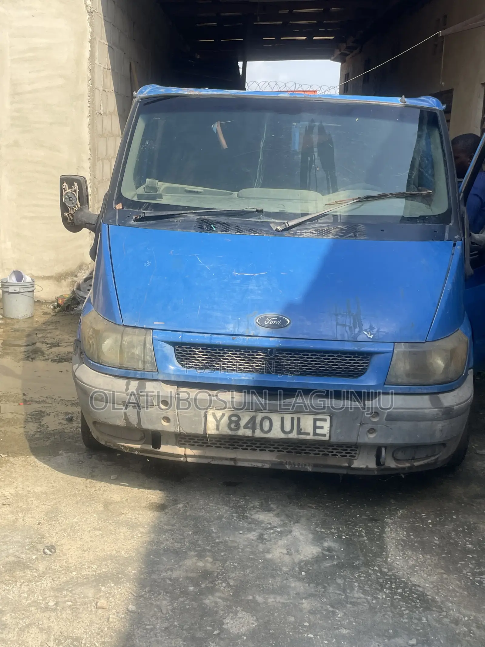 Ford Transit 2000 Blue