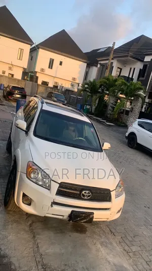 Toyota RAV4 Limited 2011 White