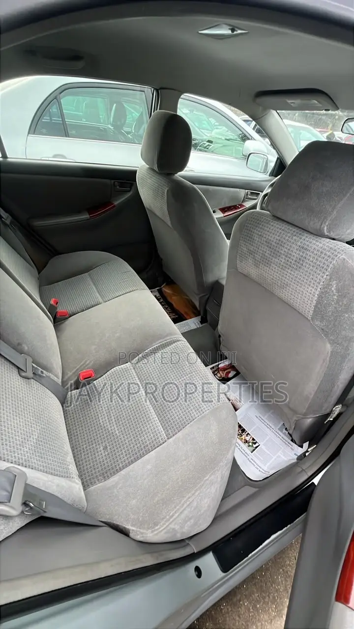 Toyota Corolla 2005 Silver