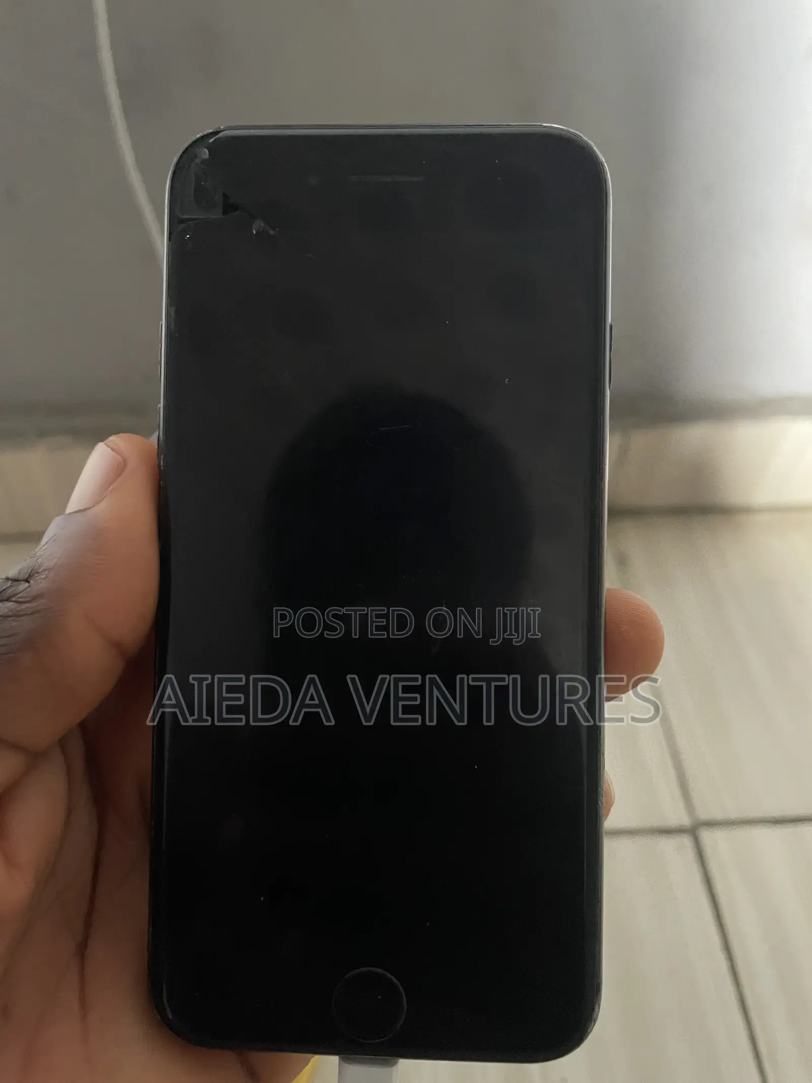 Apple iPhone SE (2020) 64 GB Black