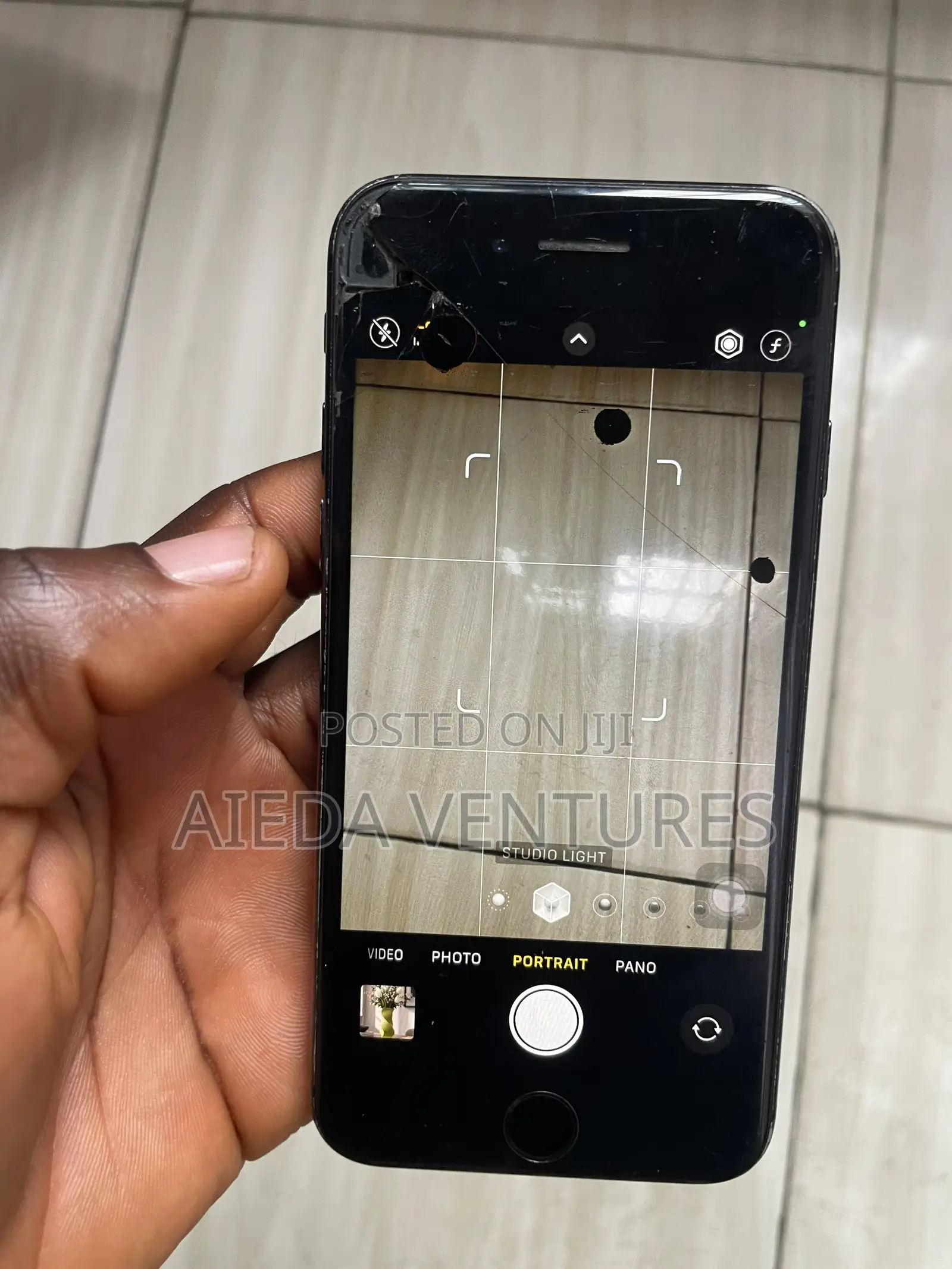 Apple iPhone SE (2020) 64 GB Black