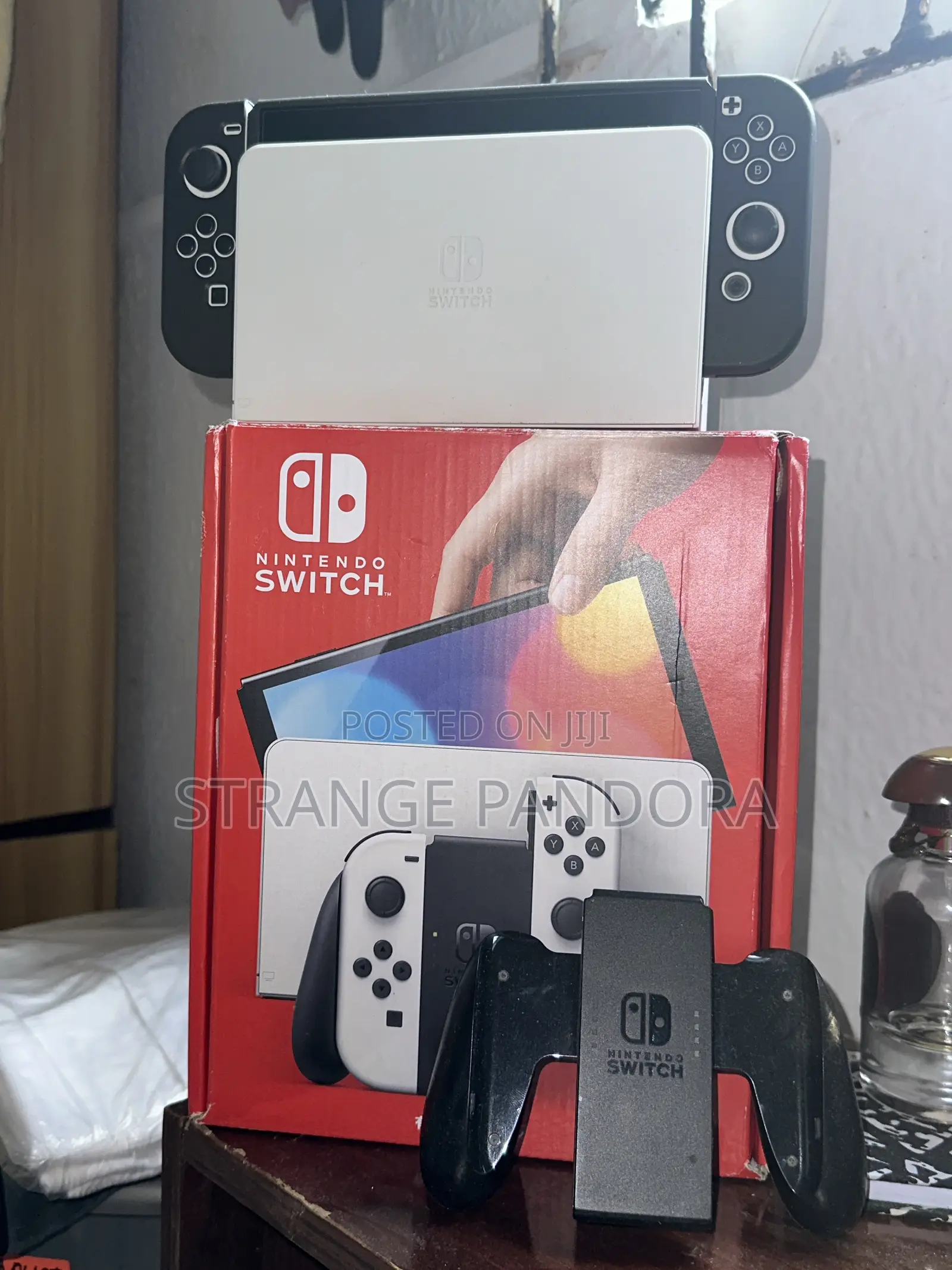 Hacked Nintendo Switch OLED, 30+ Games Installed, Complete With Box