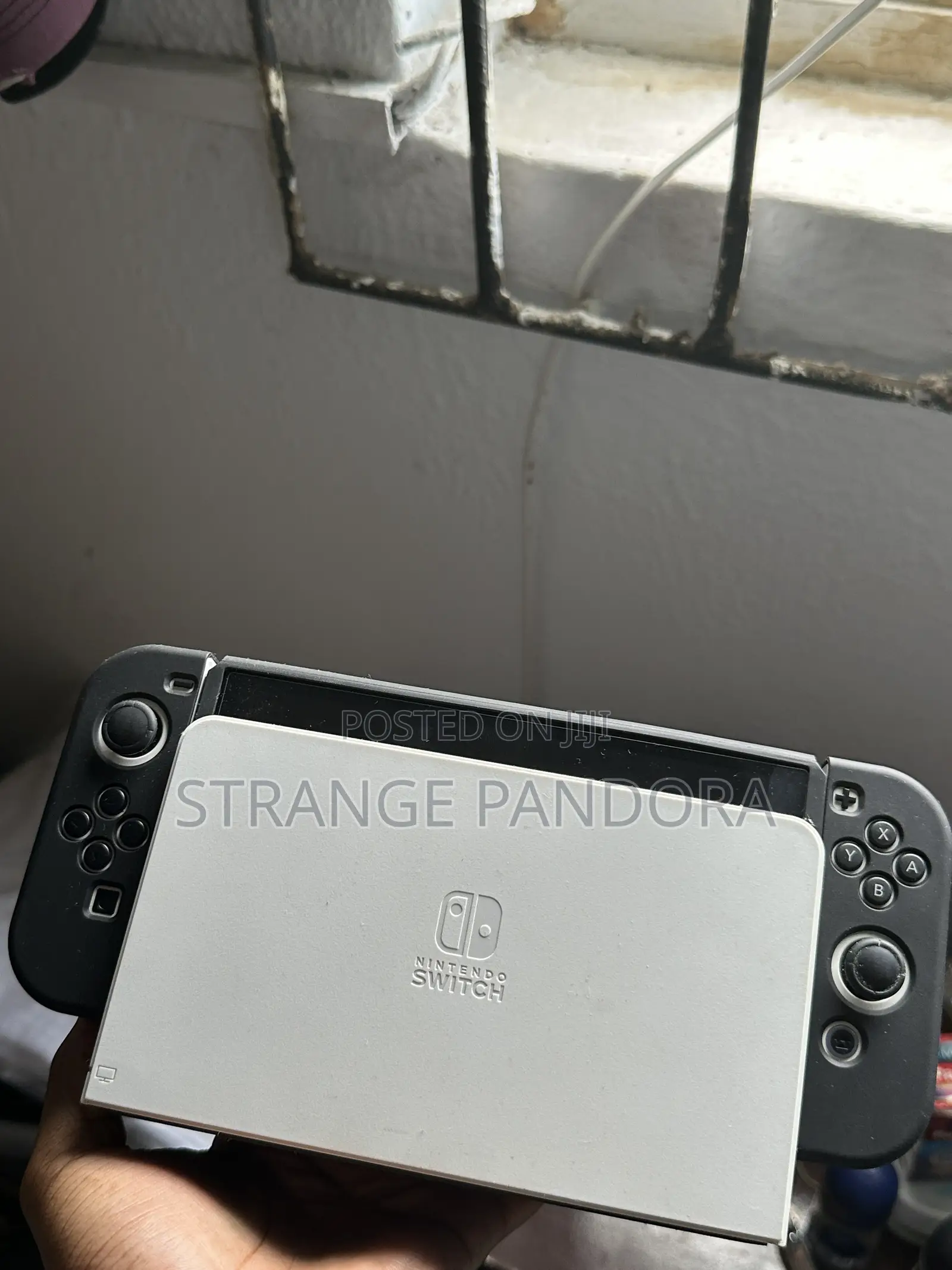 Hacked Nintendo Switch OLED, 30+ Games Installed, Complete With Box