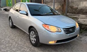 Hyundai Elantra 2009 Silver