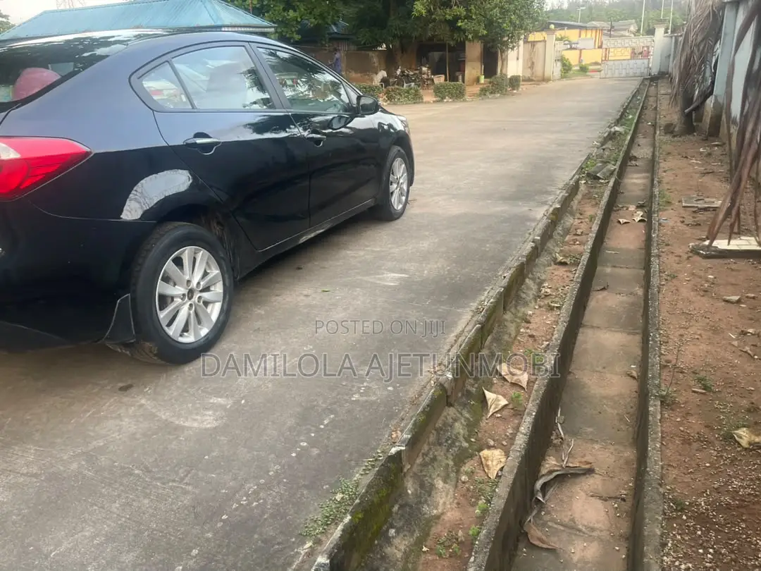 Kia Cerato 2014 Black