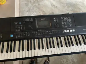 Yamaha PSR E473