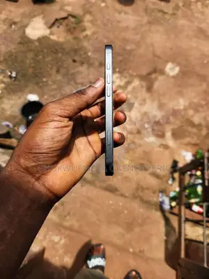 New Apple iPhone 16e 128 GB Black
