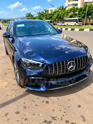 Mercedes-Benz E350 2020 Blue