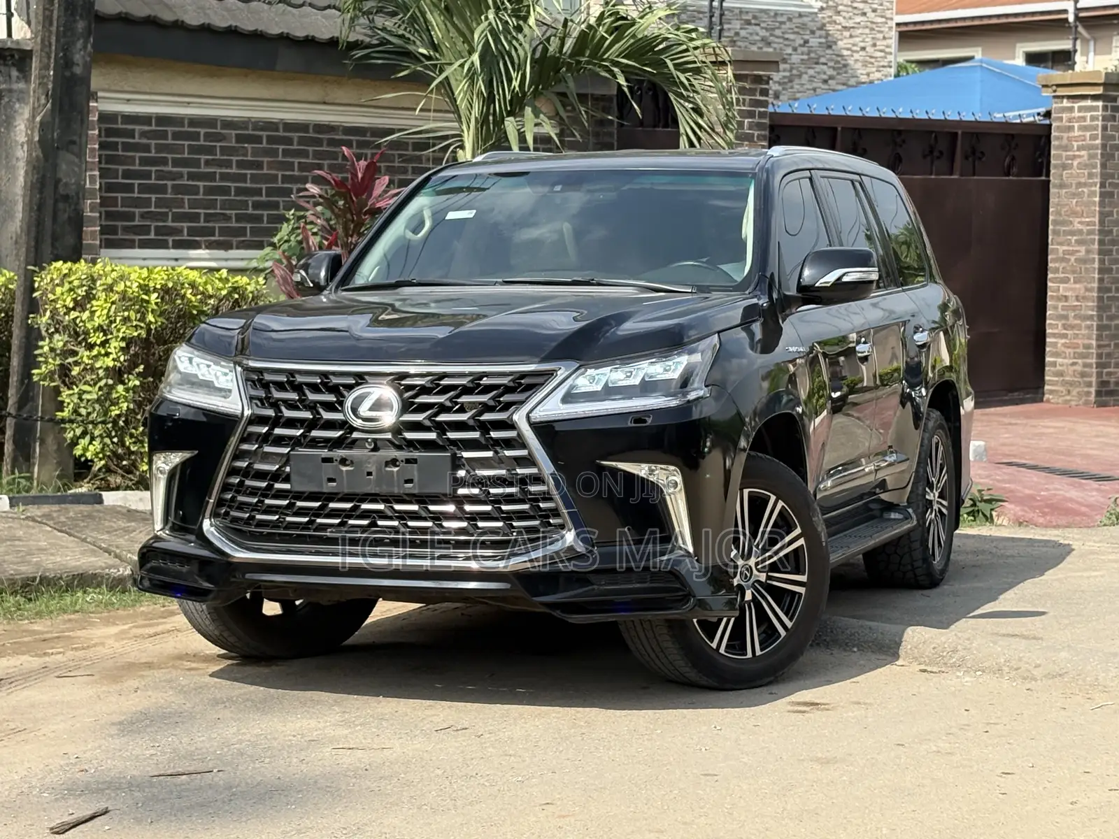 Lexus LX 2022 Black