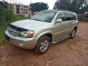 Toyota Highlander 2004 Beige