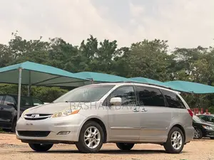 Toyota Sienna XLE Limited 2008 Gold