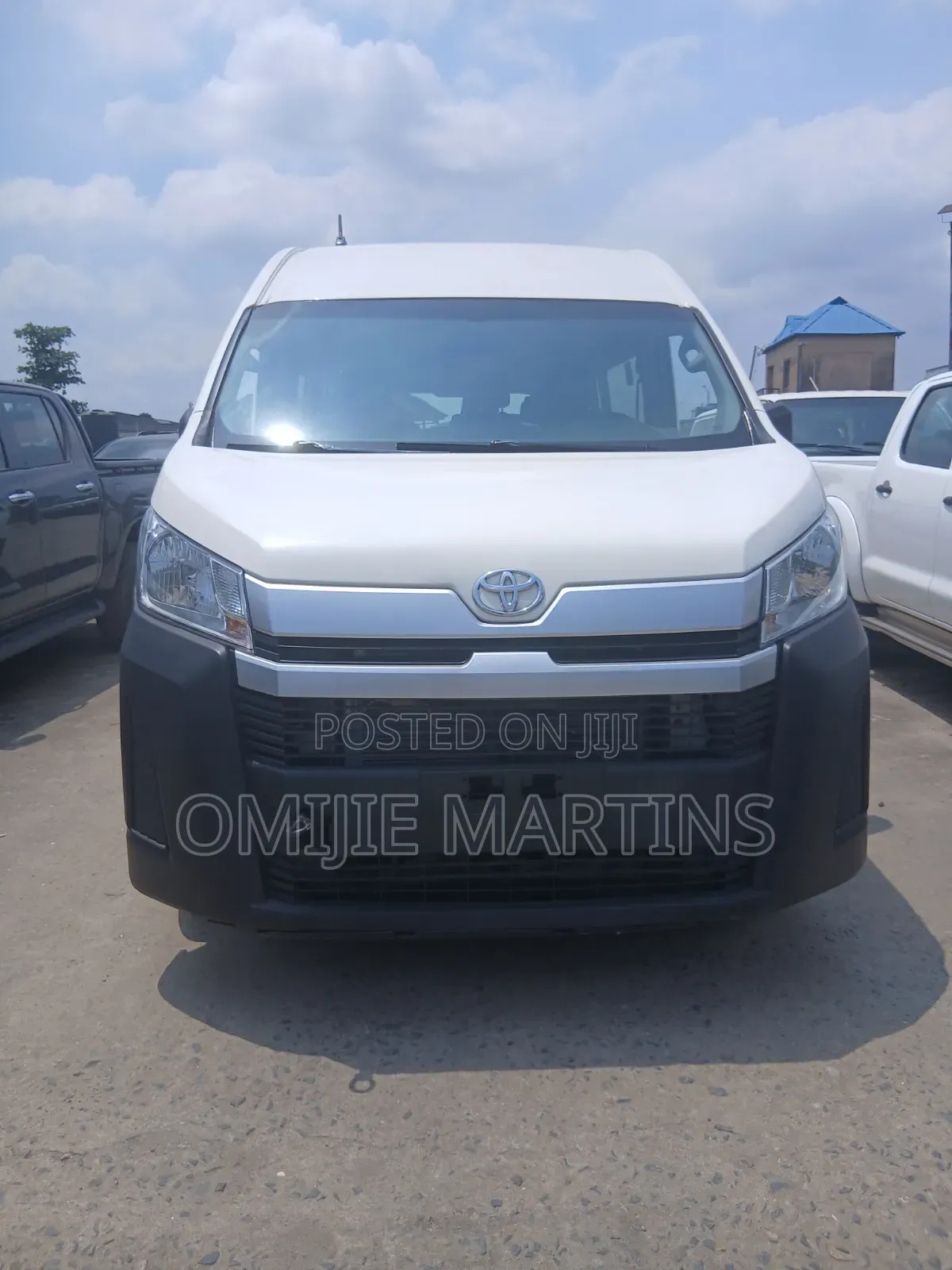 Toyota HiAce 2021 White