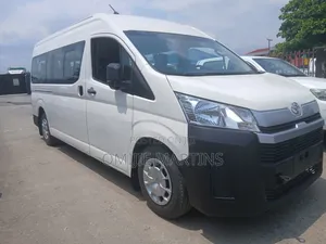 Toyota HiAce 2021 White