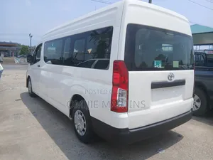 Toyota HiAce 2021 White