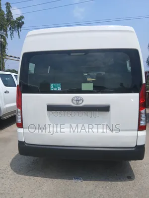 Toyota HiAce 2021 White