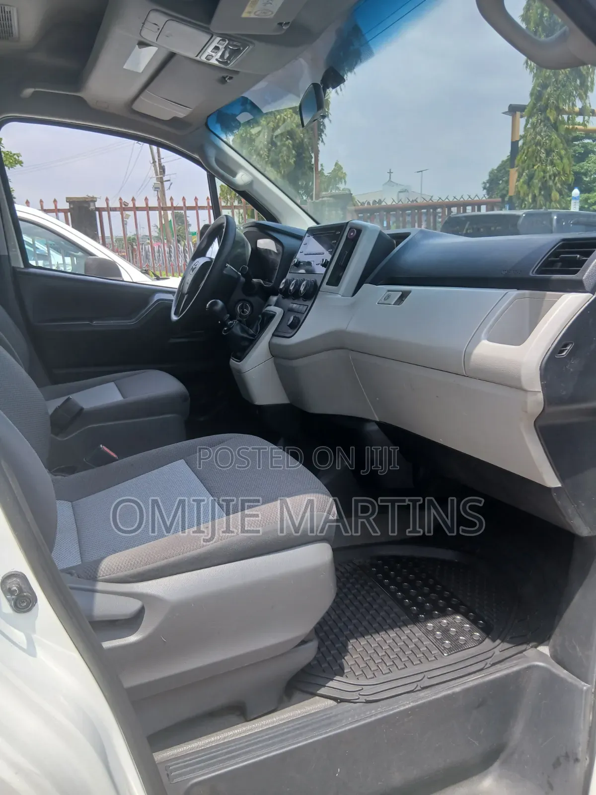 Toyota HiAce 2021 White