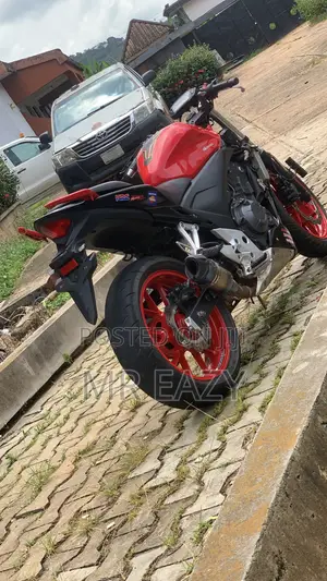 Honda CBR 2018 Red