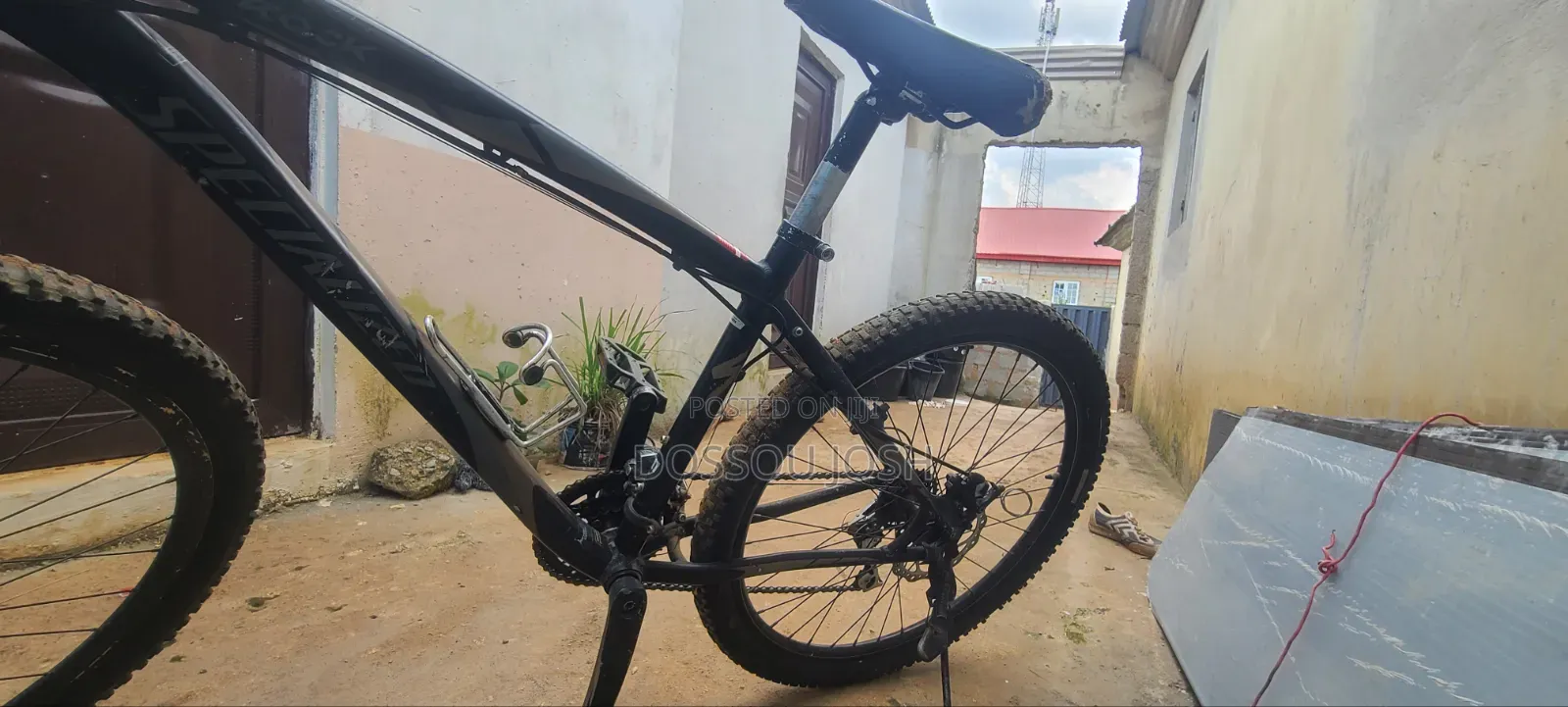 Foreign Used Specialized Hardrock Mountain Bike - 20-Speed, 26"