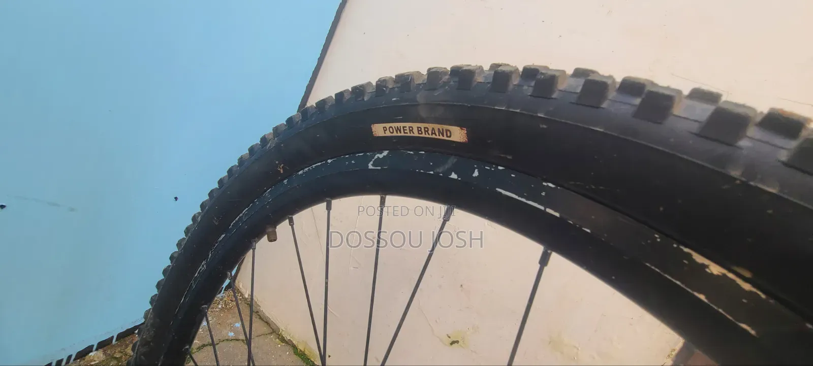 Foreign Used Specialized Hardrock Mountain Bike - 20-Speed, 26"