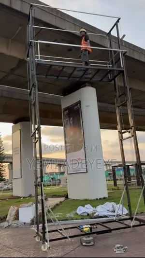 10-Meter Electric Folding Scaffold With Remote Control
