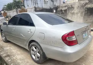 Toyota Camry LE 4dr Sedan (2.4L 4cyl 4A) 2004 Silver