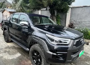 Toyota Hilux SR5 2013 Black