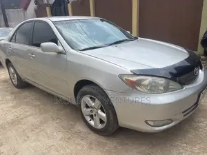 Toyota Camry LE 4dr Sedan (2.4L 4cyl 4A) 2004 Silver