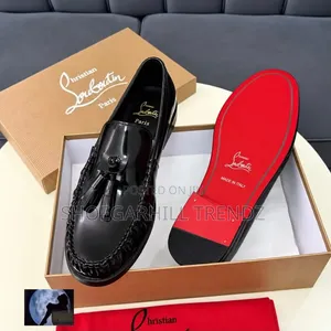 Classy Cl Patent Leather Tassel Shoes in 2 Colours