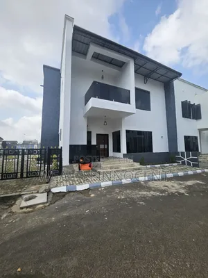 4bdrm Duplex in Durumi for sale